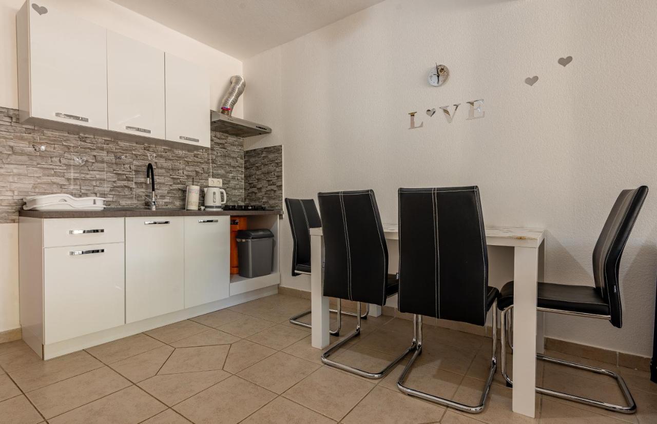 Apartments Villa Agape Vir Eksteriør bilde